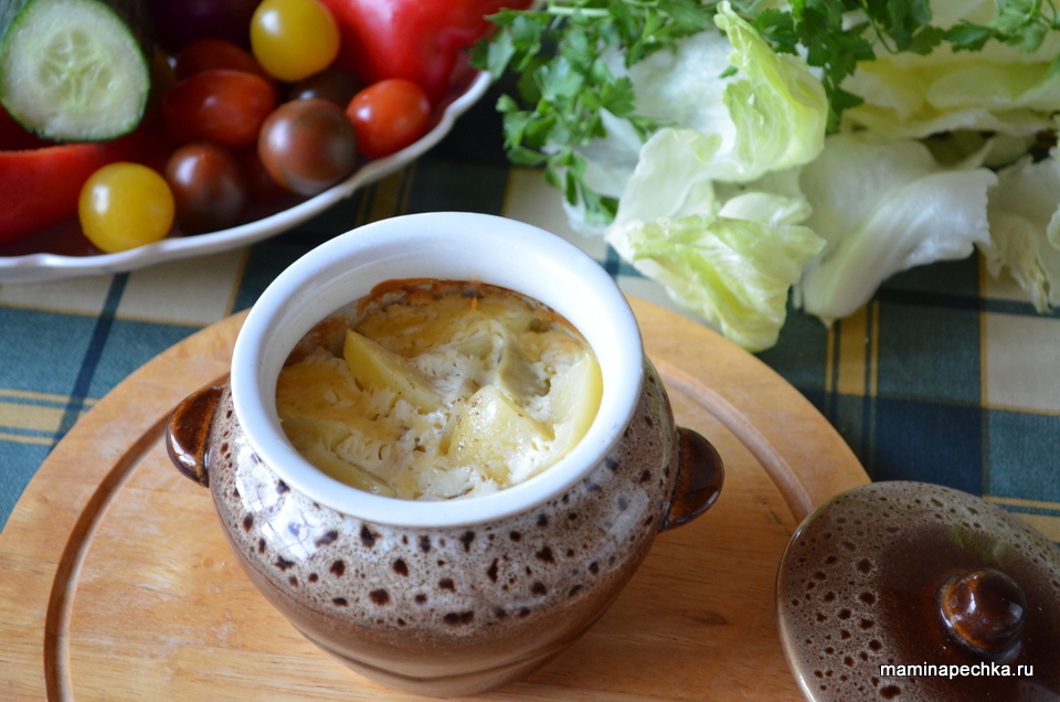 Картошка в горшочках из теста. Картофель в горшочках. Картошка в глиняном горшке. Картошка в горшочках без сыра.